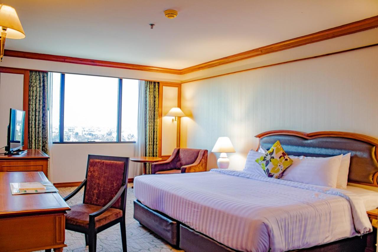 The Twin Lotus Hotel Nakhon Si Thammarat Exterior foto